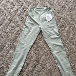 Sleek High-Waisted Leggings in Light Gray